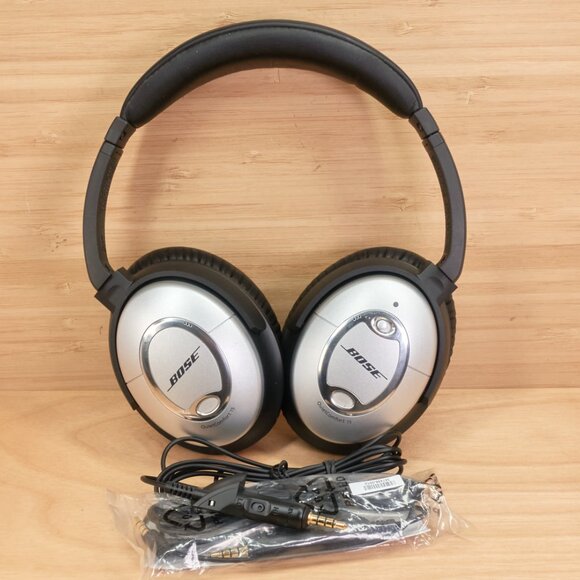 Bose QuietComfort 15 Acoustic Noise Cancelling Headphones, with case - Picture 4 of 11